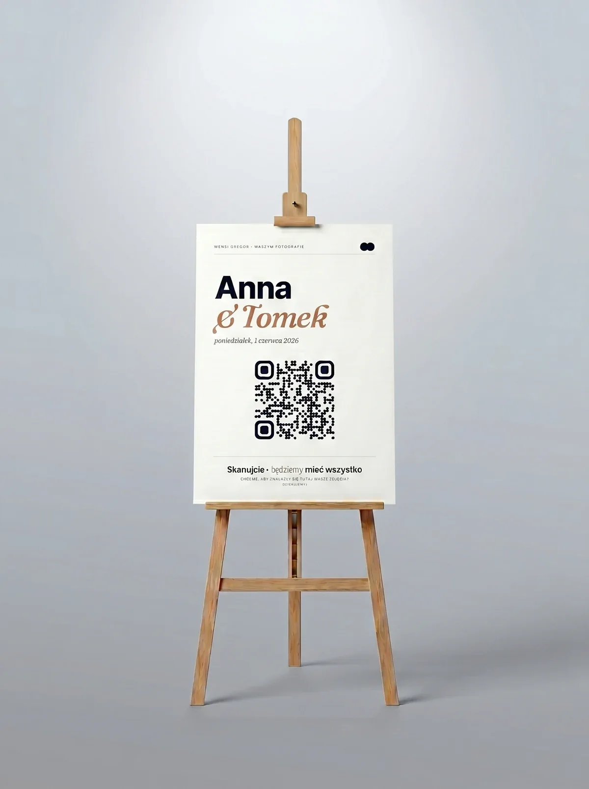 Plakat z kodem QR na sztaludze